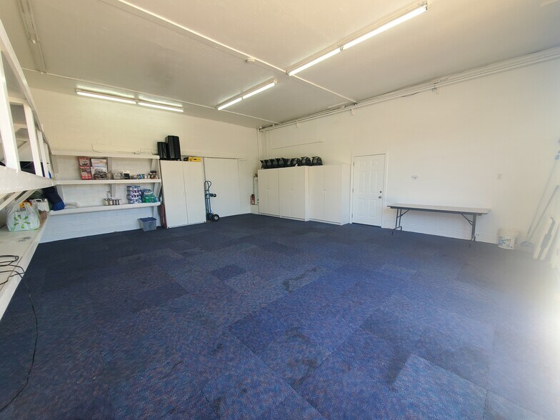 More Photos Of 14165 Market St, Walnut Grove Showroom For Sale