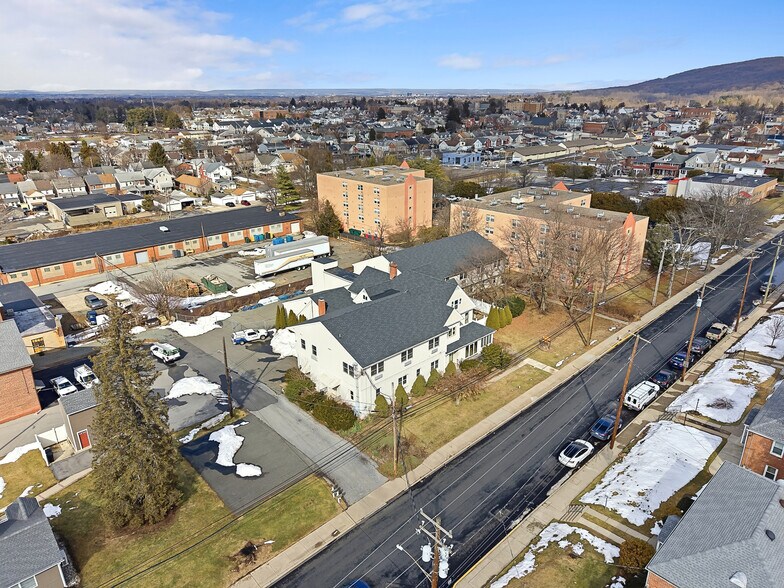 More Photos Of 659 Broad St, Emmaus Apartments For Sale