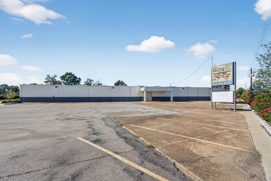 More Photos Of 2606 Cherry Brook Ln, Pasadena Warehouse For Sale