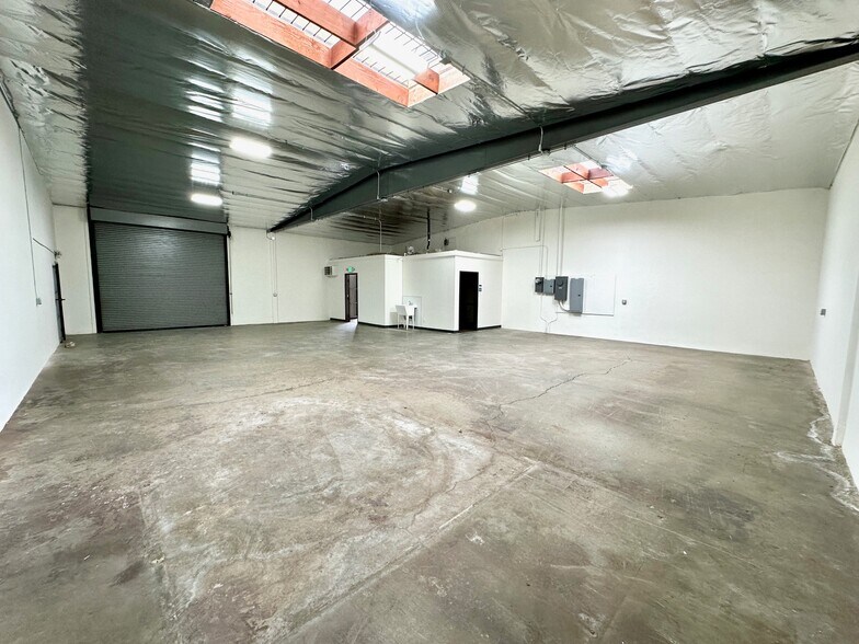 More Photos Of 2517-2519 N Lee Ave, South El Monte Warehouse For Lease