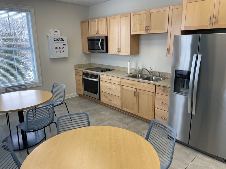 More Photos Of 13107 Eastpoint Park Blvd, Louisville Office For Sale