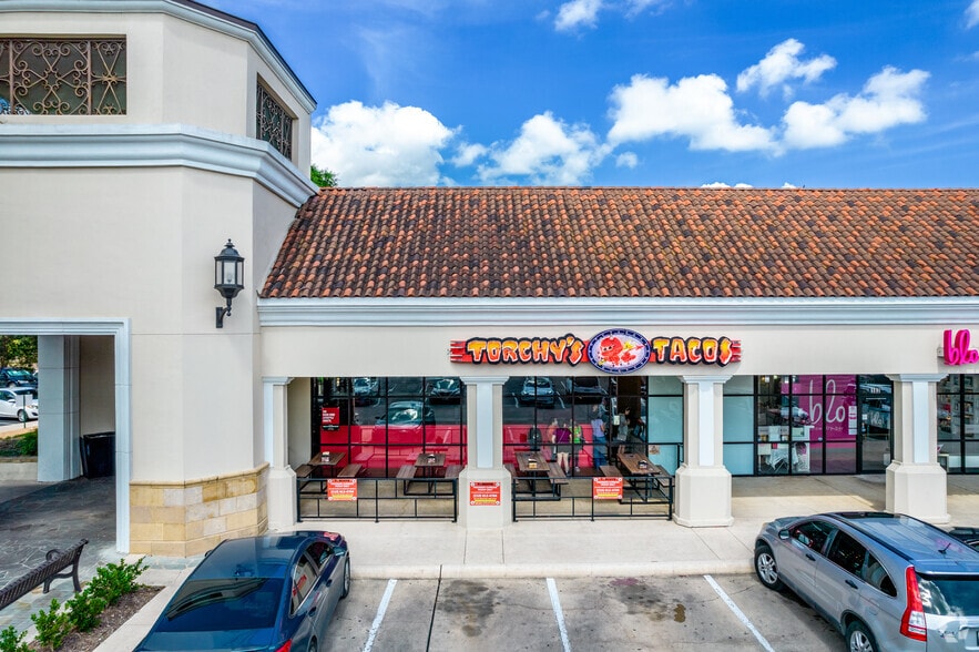 More Photos Of 999 E Basse Rd, San Antonio Unknown For Lease