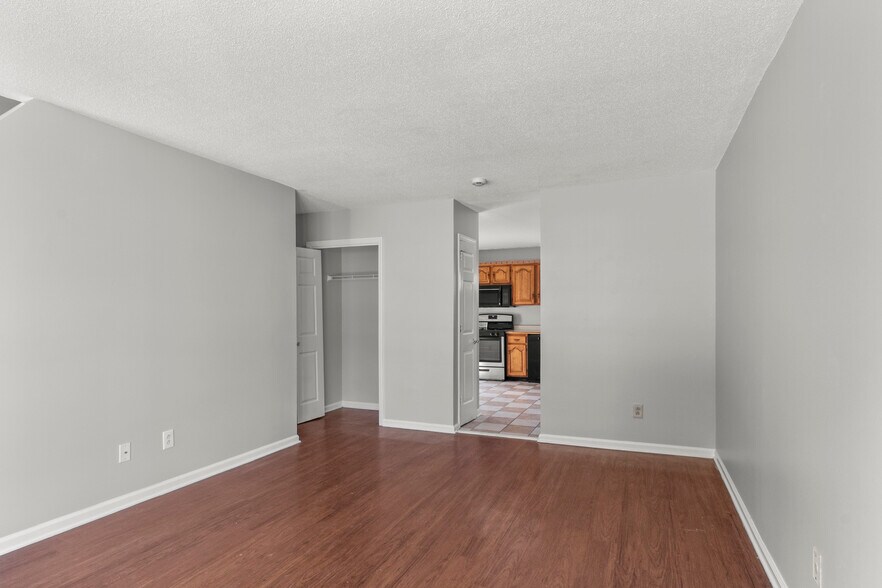 More Photos Of 162 Condor Ct, Clarksville Apartments For Sale