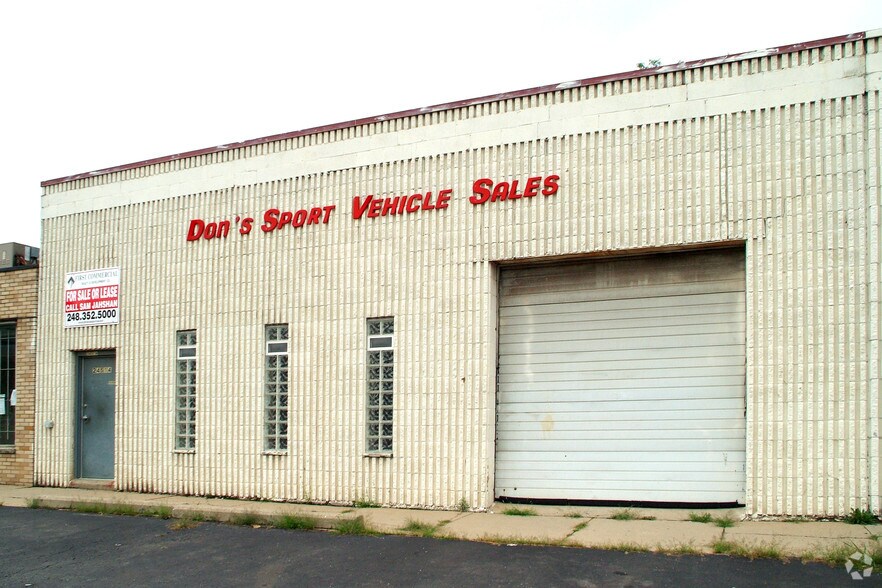More Photos Of 24514 W McNichols Rd, Detroit Auto Repair For Sale