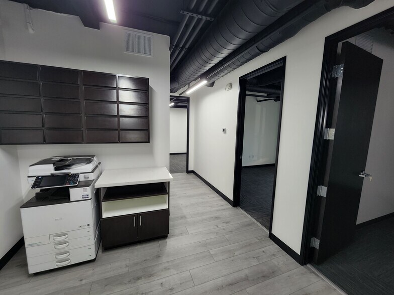 More Photos Of 6450 E Cave Creek Rd, Cave Creek Storefront Retail Office For Lease