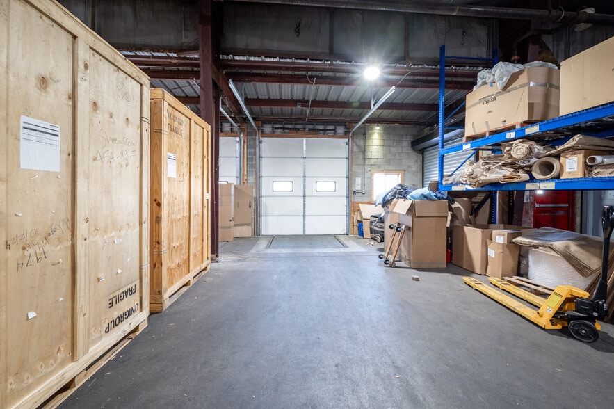 More Photos Of 32 Henry St, Bethel Warehouse For Lease