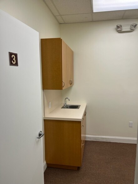 More Photos Of 6435-6471 W Commercial Blvd, Tamarac Medical For Lease