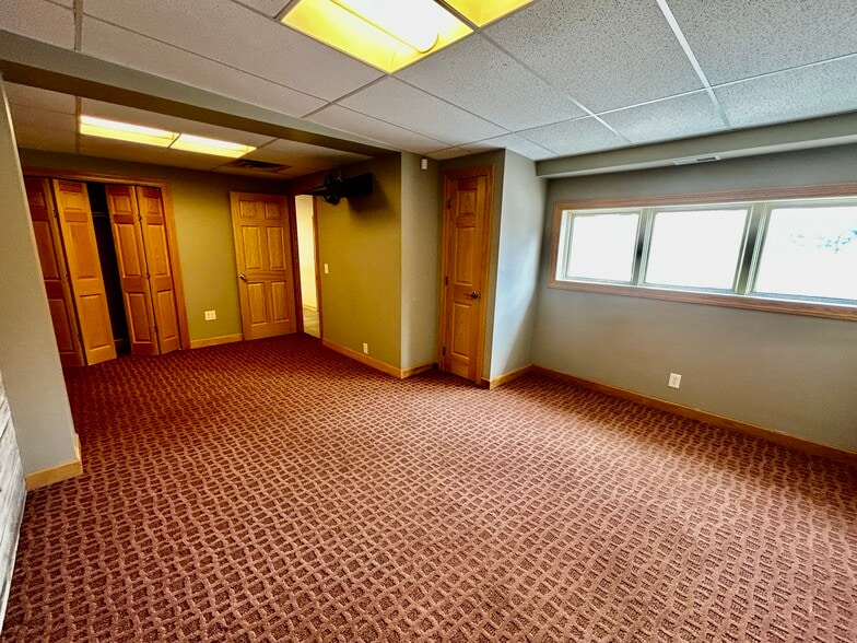 More Photos Of 8535 NE Central Ave, Blaine Office For Sale