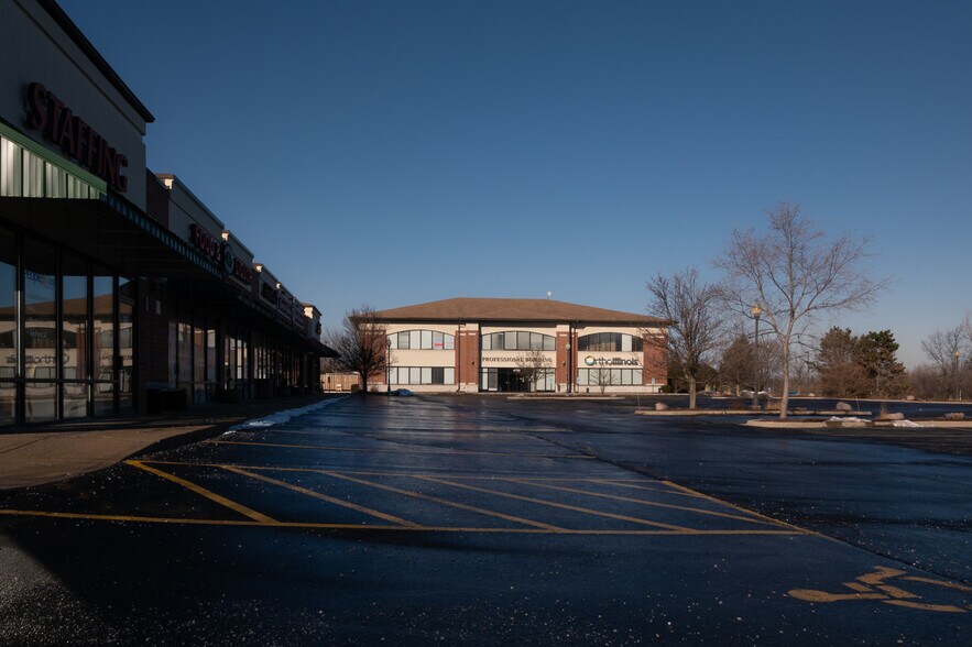 More Photos Of 4119 W Shamrock Ln, McHenry Medical For Lease