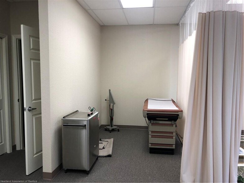 More Photos Of 1659 US Highway 27 N, Avon Park Medical For Sale