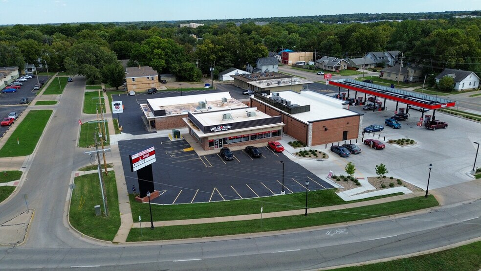 More Photos Of 1620-1620 SW Washburn Ave, Topeka General Retail For Sale