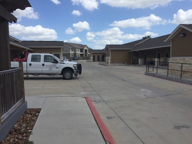 More Photos Of 301 W State Highway 72, Kenedy Hotel For Sale