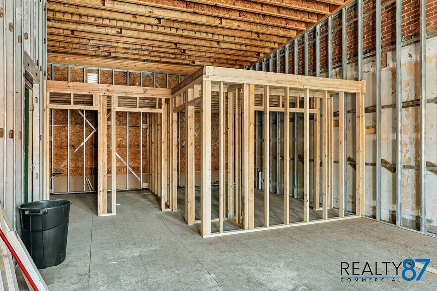 More Photos Of 807 12th st, Belle Plaine General Retail For Sale