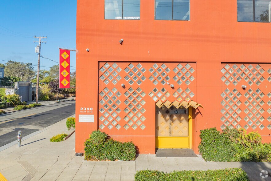 More Photos Of 2390 4th St, Berkeley Office For Lease