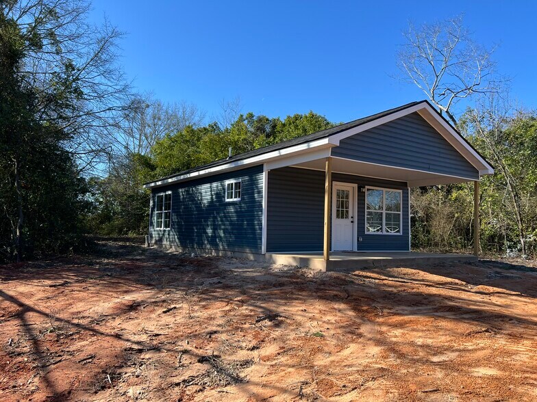 Primary Photo Of 4329 Live Oak Rd, Dalzell Specialty For Sale