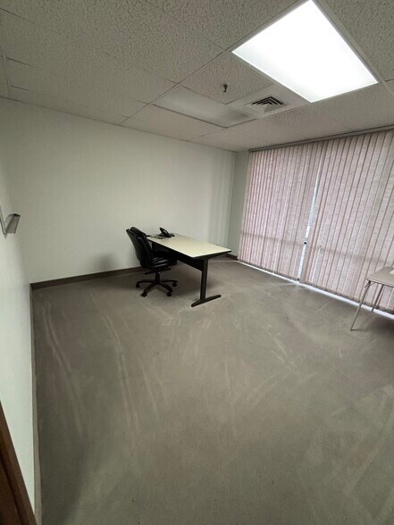 More Photos Of 456 Fulton St, Peoria Office For Sale