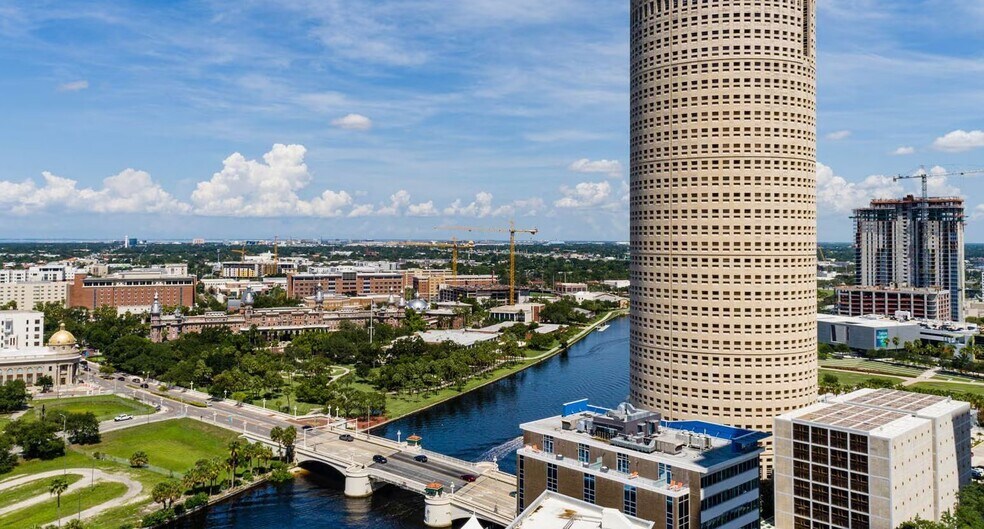 More Photos Of 400 N Ashley Dr, Tampa Office For Lease