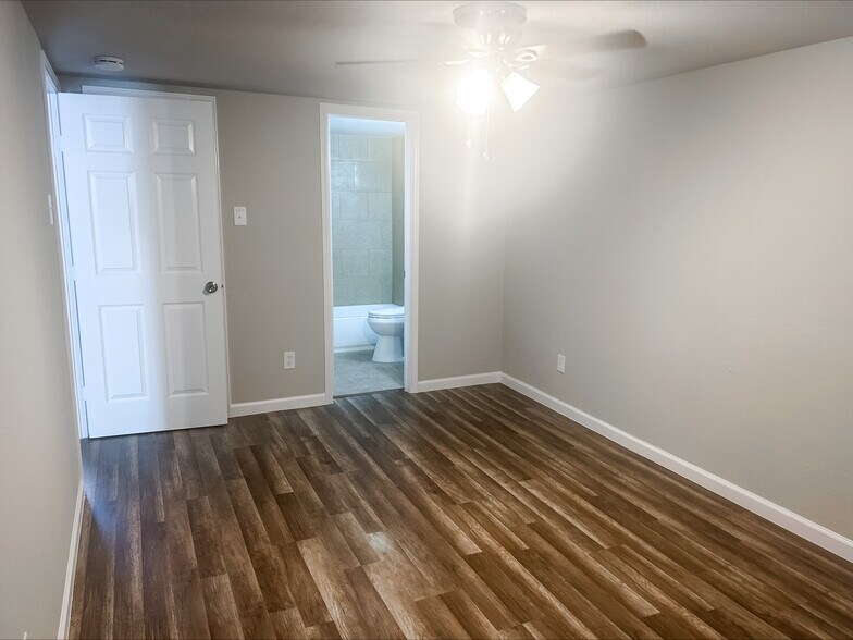 More Photos Of 2432 Little York Rd #8 rd, Houston Apartments For Sale