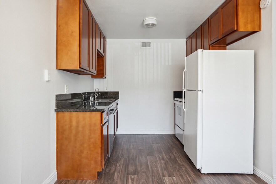 More Photos Of 3831-3835 Annadale Ln, Sacramento Apartments For Sale