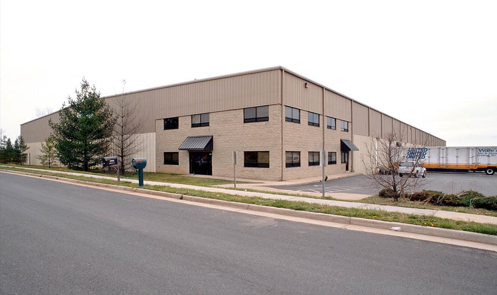 More Photos Of 10902-10904 Carolina Dr, Manassas Warehouse For Lease