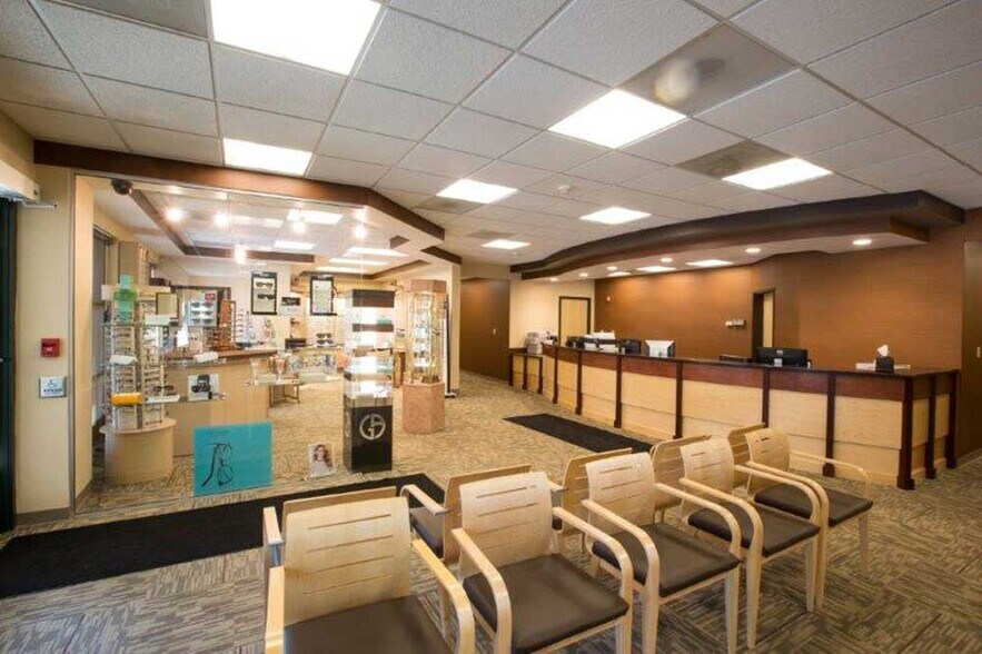 More Photos Of 301-303 Sterling Dr, Orchard Park Medical For Lease