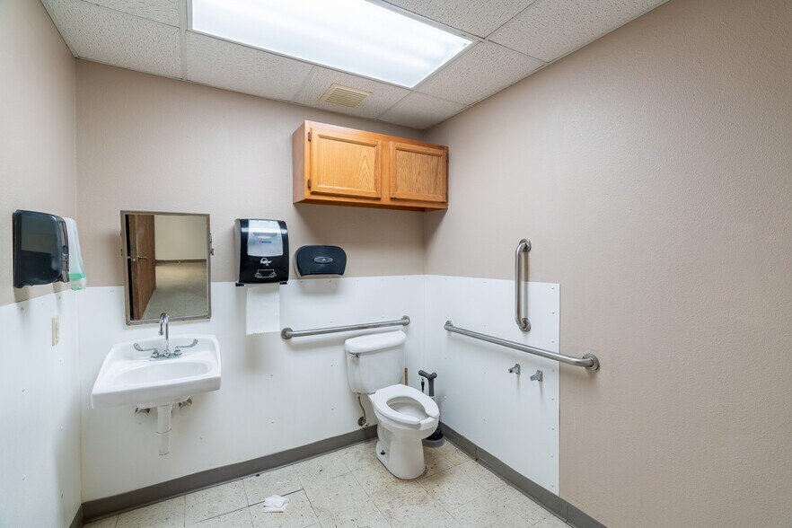 More Photos Of 411 S State St, Fairmont Light Distribution For Sale