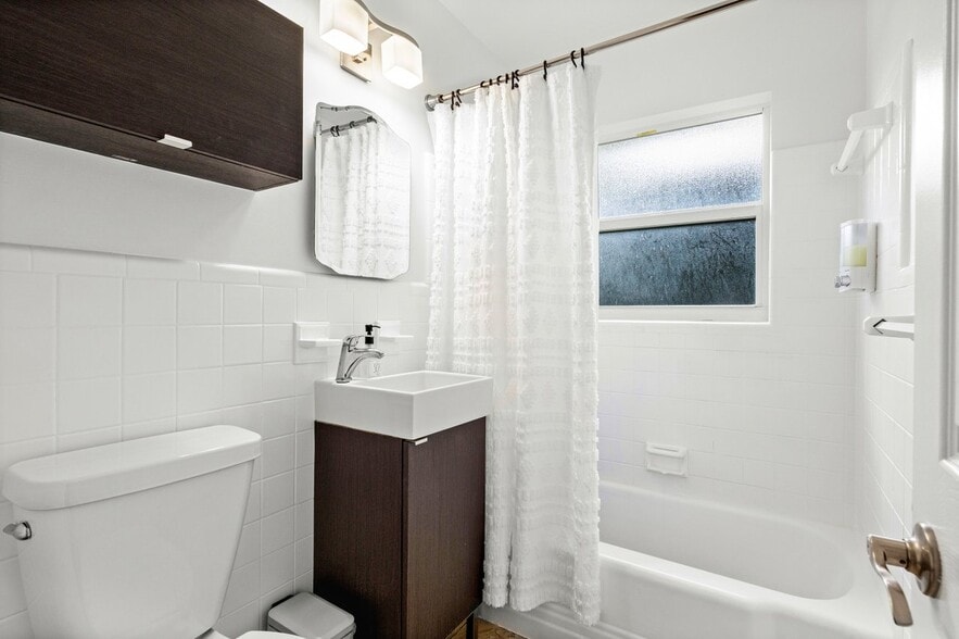 More Photos Of 615-617 NE 9th Ave, Fort Lauderdale Apartments For Sale