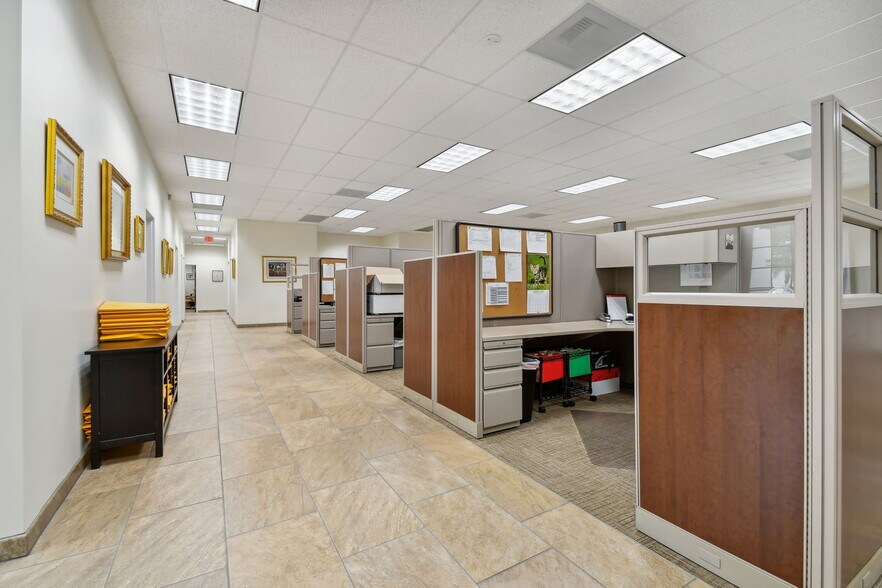 More Photos Of 8258 118th Ave N, Largo Medical For Sale