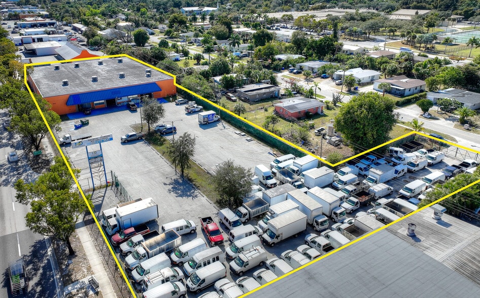 Primary Photo Of 3040 Fowler St, Fort Myers Warehouse For Sale