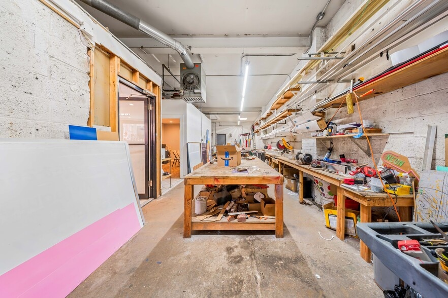 More Photos Of 2006 125th St, College Point Warehouse For Lease