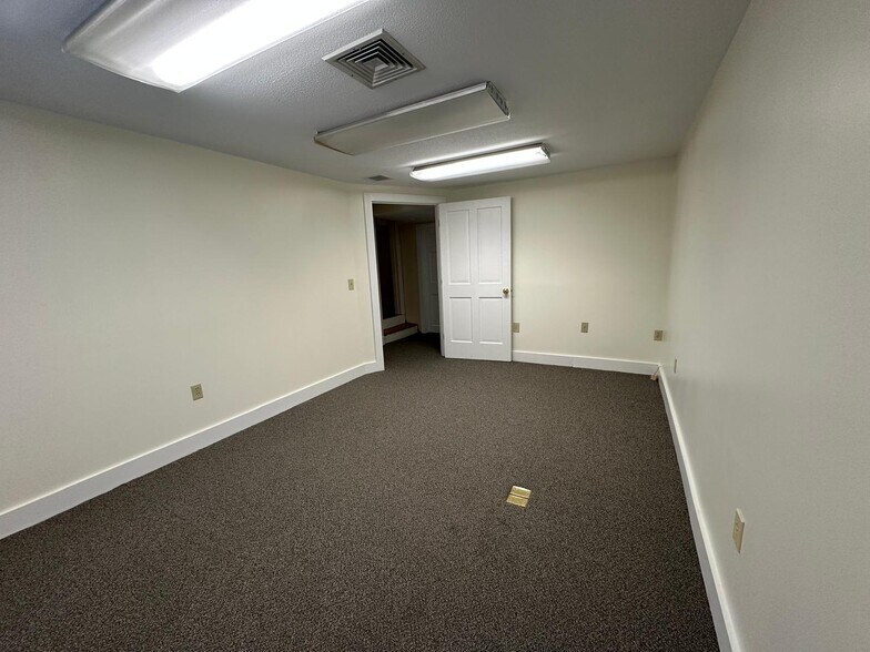 More Photos Of 406 Main St, Great Barrington Office Residential For Sale