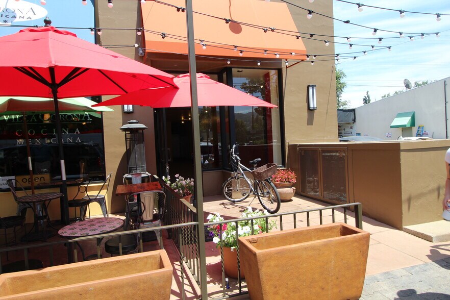 More Photos Of 1136-1154 Main St, Saint Helena Storefront For Lease