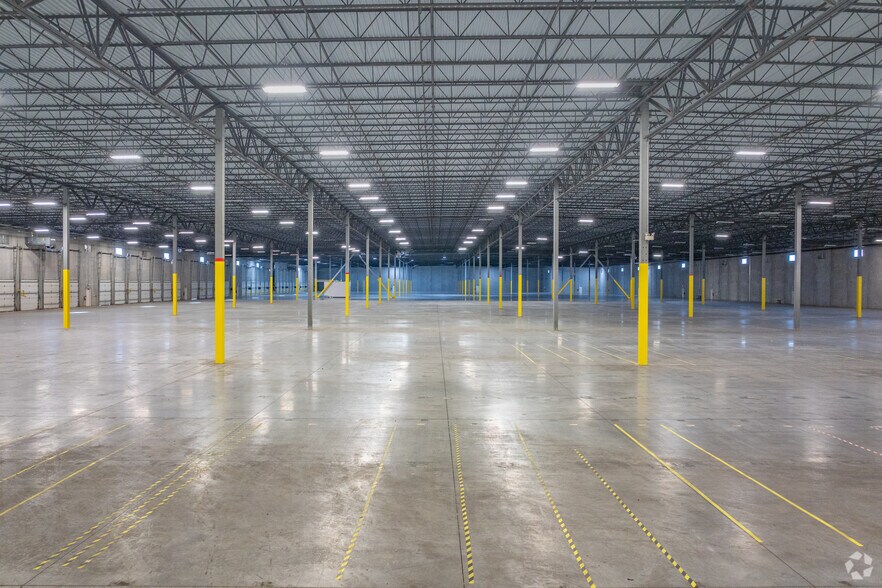 More Photos Of 2350 Park Center Dr, Mebane Warehouse For Lease