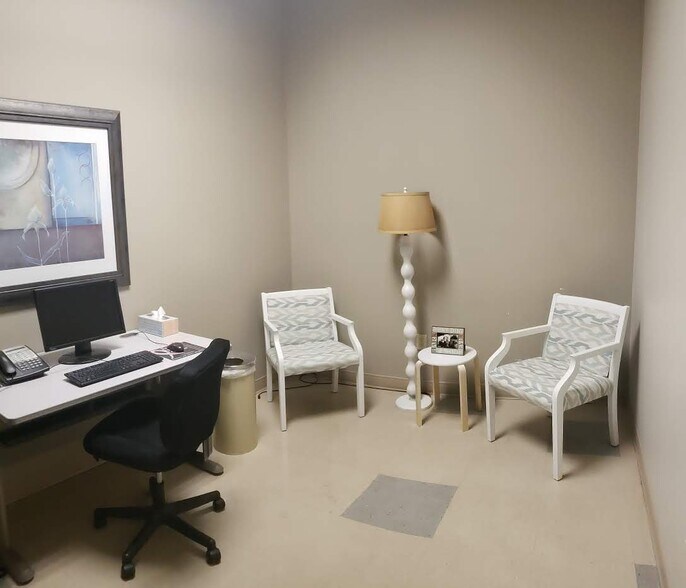 More Photos Of 9405 Huffmeister Rd, Houston Storefront Retail Office For Lease