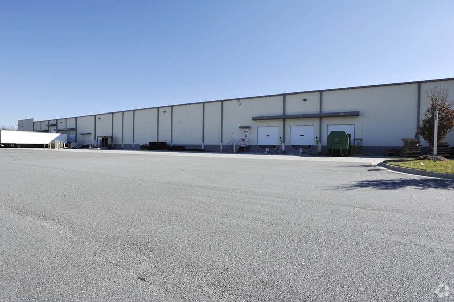 More Photos Of 296 Brogdon Rd, Suwanee Warehouse For Lease