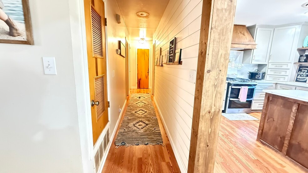 More Photos Of 9506 F M 835, Slaton Sports And Entertainment For Sale