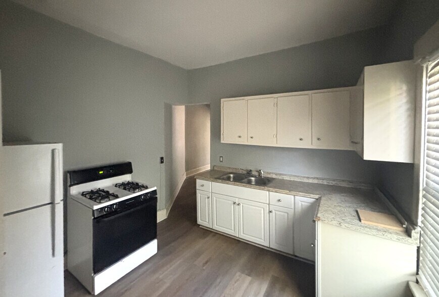 More Photos Of 1615 15th St NE, Canton Apartments For Sale