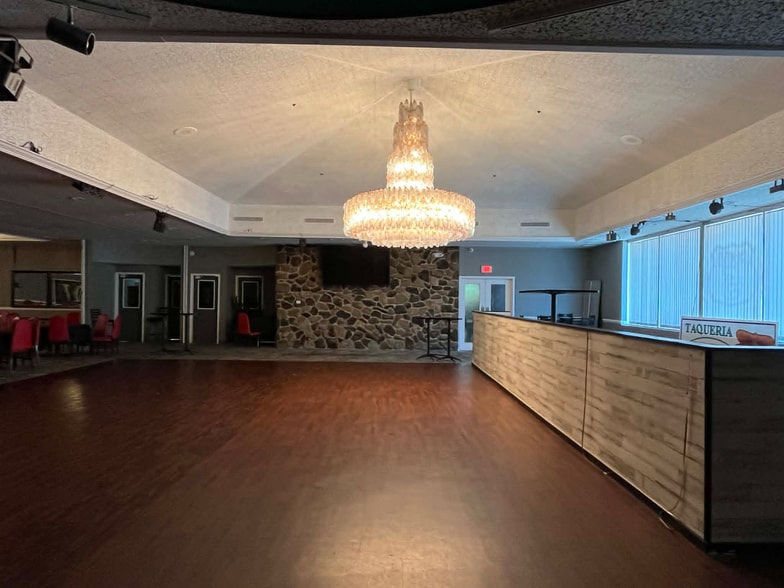 More Photos Of 296 Lake Shore Dr, Dunkirk Restaurant For Sale