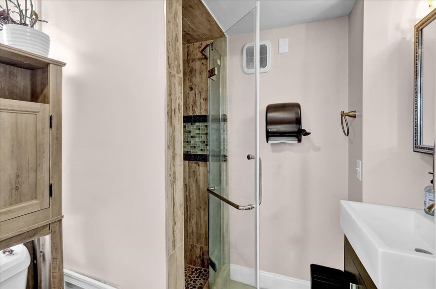 More Photos Of 22 New Holland ave, Shillington Sports And Entertainment For Sale