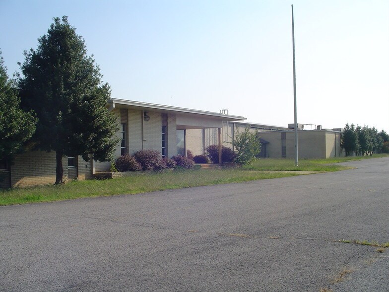 More Photos Of 845 Middle Tennessee Blvd, Murfreesboro Manufacturing For Lease