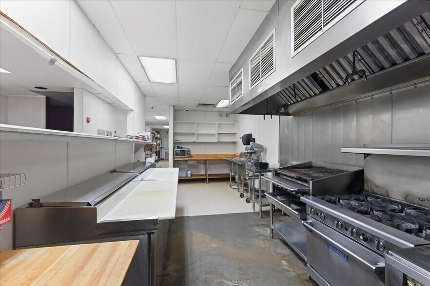 More Photos Of 1650 W Bakerview Rd, Bellingham Restaurant For Sale