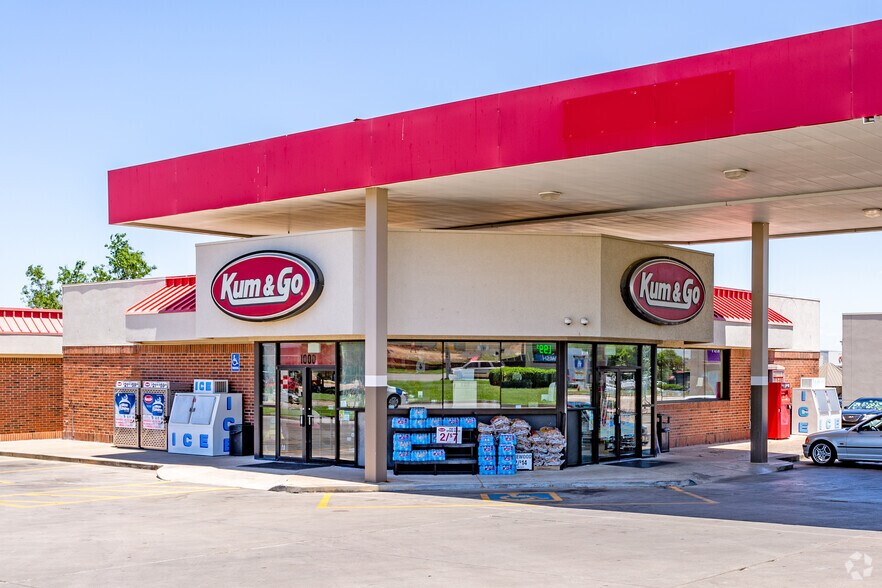 More Photos Of 1000 E Kenosha St, Broken Arrow Convenience Store For Sale