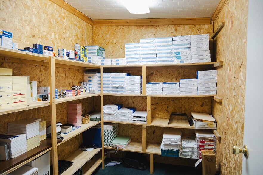 More Photos Of 512-522 S Caldwell St, Brevard Office For Sale