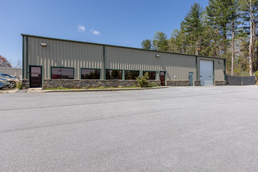 Primary Photo Of 2997 Spartanburg Hwy, East Flat Rock Warehouse For Lease