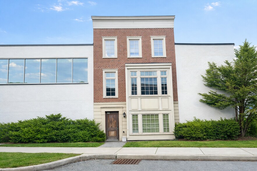 More Photos Of 41 Hudson View Way, Tarrytown Office For Lease
