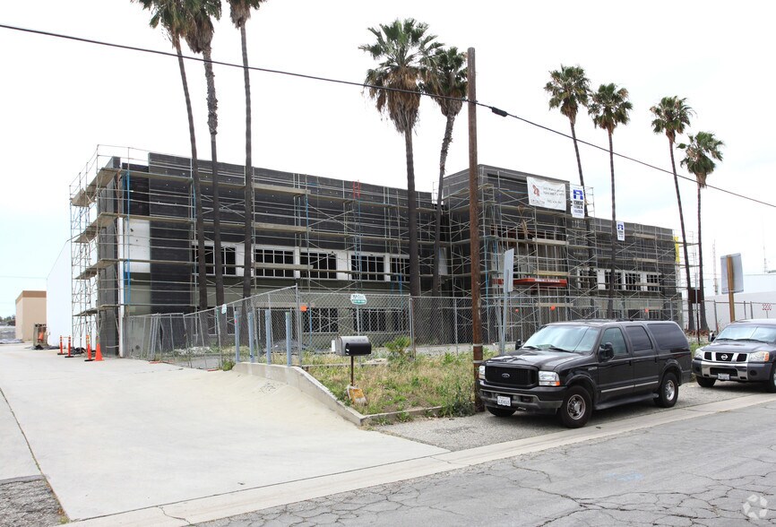 More Photos Of 3200 E 29th St, Long Beach Showroom For Sale