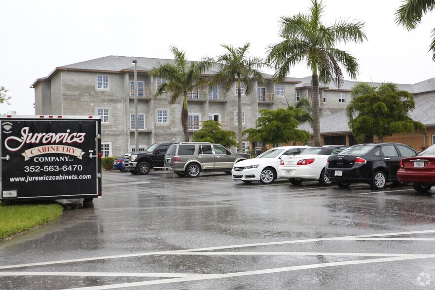 More Photos Of High-CAP Retirement Home, Venice Congregate Senior Housing For Sale