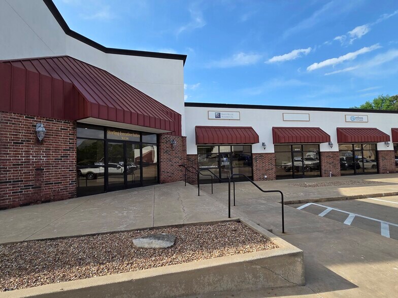 More Photos Of 9238-9242 S Sheridan Rd, Tulsa Unknown For Lease