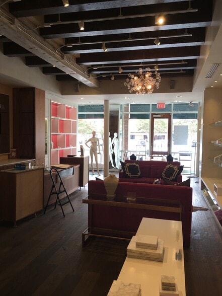 More Photos Of 5910-5932 Broadway St, San Antonio Unknown For Lease