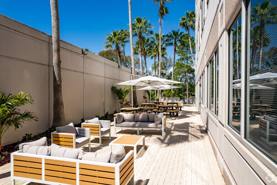 More Photos Of 15550 Lightwave Dr, Clearwater Office For Lease